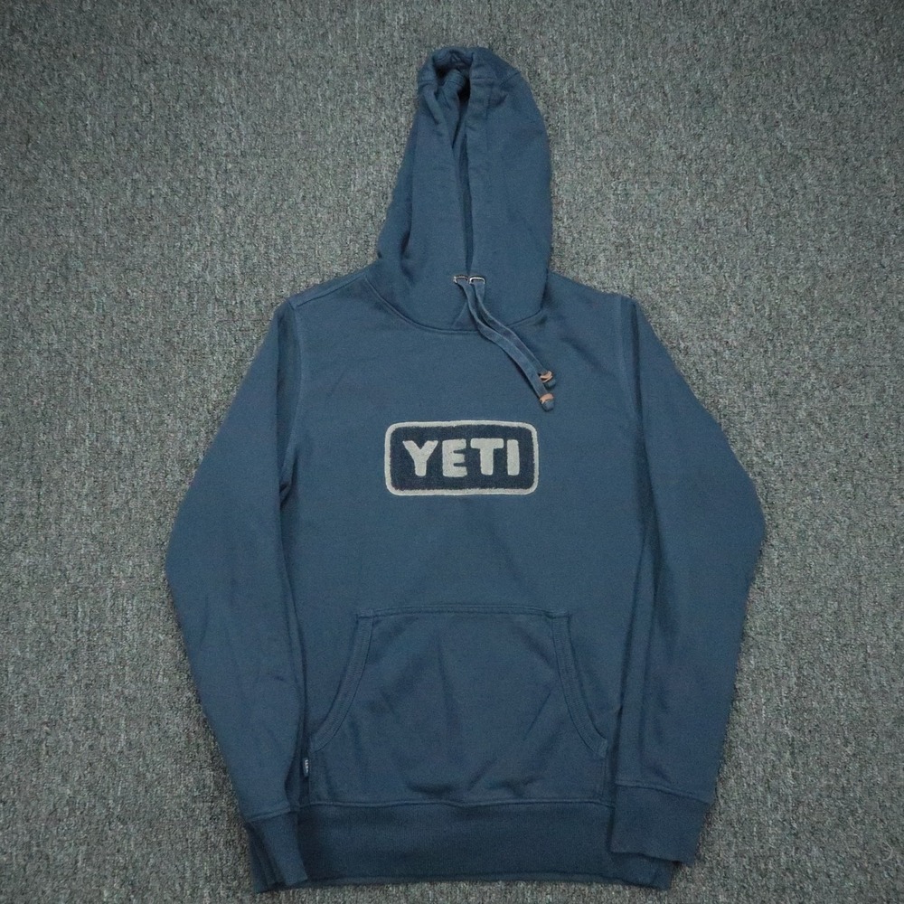 YETI Hoodie Mens Small Blue Pullover Hooded Logo Patch Pockets Hiking Outdoor